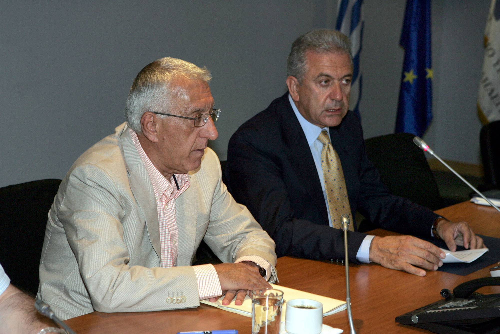 Συνάντηση αντιπροσωπείας της ΚΕΔΚΕ με τον υπουργό Υγείας & Κοινωνικής Αλληλεγγύης Δ.Αβραμόπουλο για τη νέα γρίπη