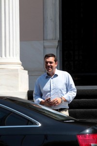 Ο πρωθυπουργός Αλέξης Τσίπρας εξέρχεται από το Μέγαρο Μαξίμου , Πέμπτη29 Αυγούστου 2015. Σύσκεψη υπό τον πρωθυπουργό, Αλέξη Τσίπρα, με κυβερνητικά και κομματικά στελέχη πραγματοποιείται το μεσημέρι στη Βουλή. ΑΠΕ-ΜΠΕ/ΑΠΕ-ΜΠΕ/Παντελής Σαίτας