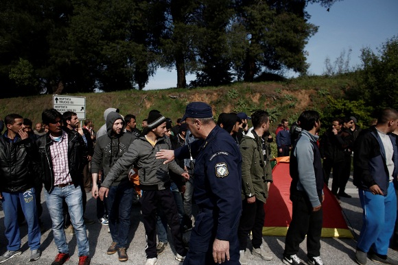 Πρόσφυγες ειδομένη