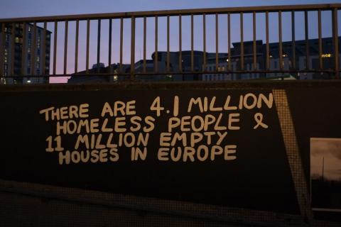 άδεια σπίτια άστεγοι