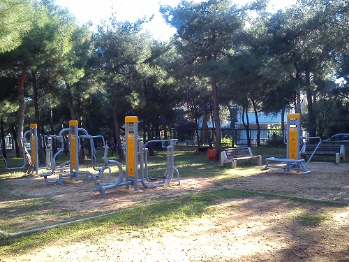 υπαίθρια όργανα γυμναστικής